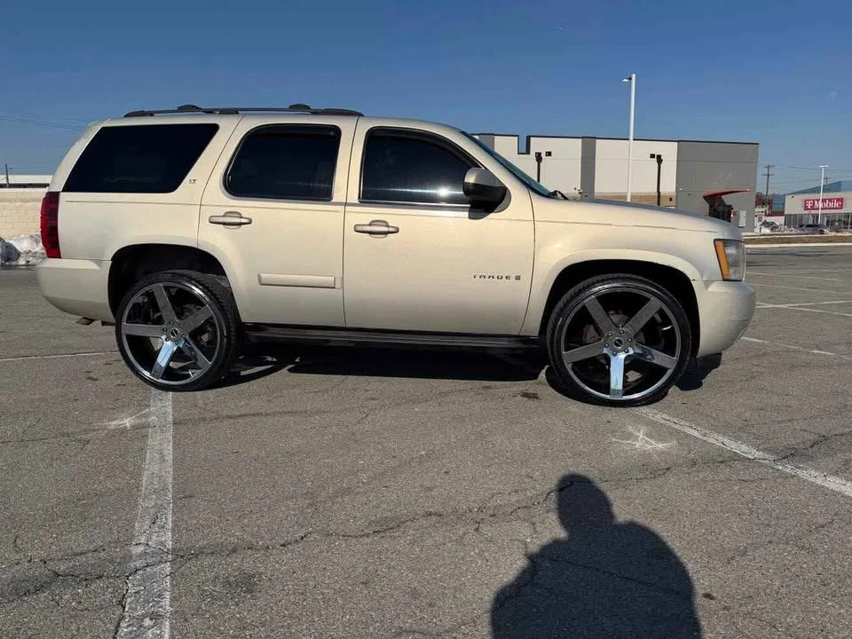 2007 Chevrolet Tahoe 3rd Gen - Image 5 of 9