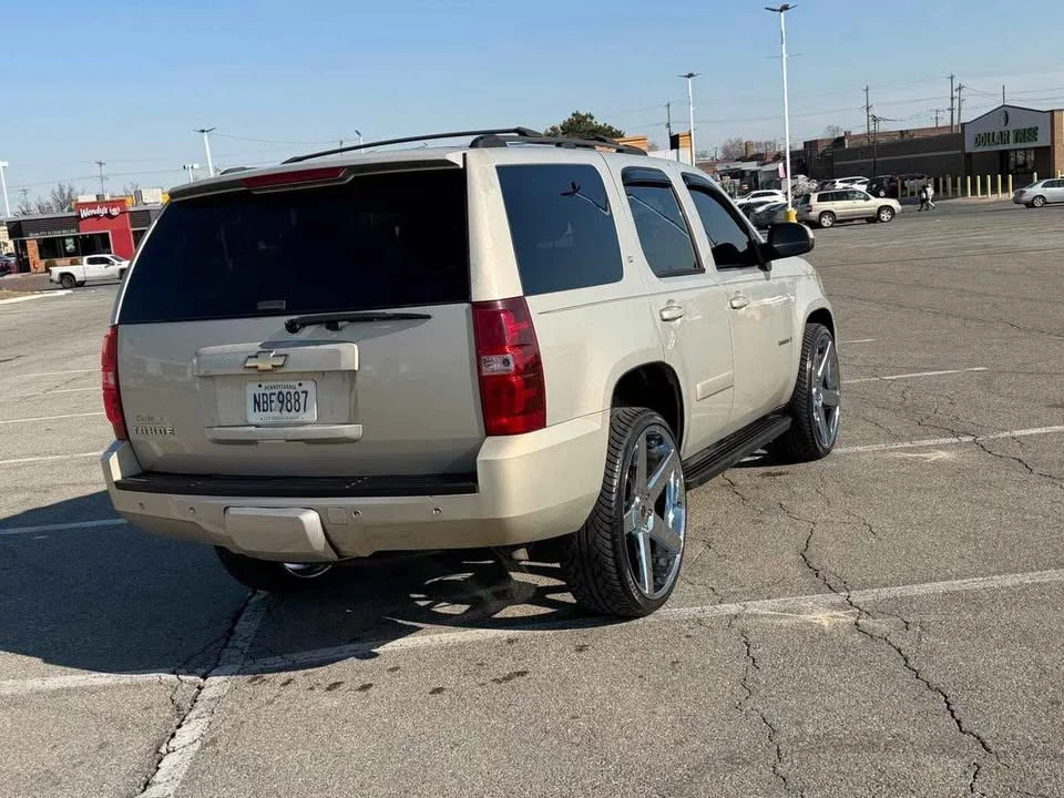2007 Chevrolet Tahoe 3rd Gen - Image 4 of 9