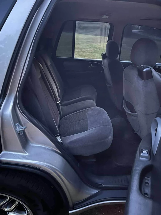 2007 Chevrolet Trailblazer - Image 9 of 10