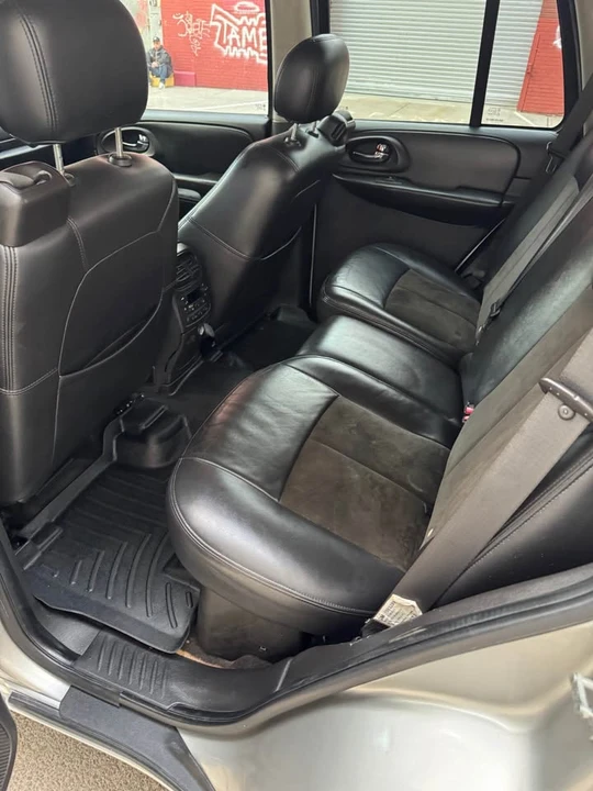 2007 Chevrolet Trailblazer - Image 9 of 10