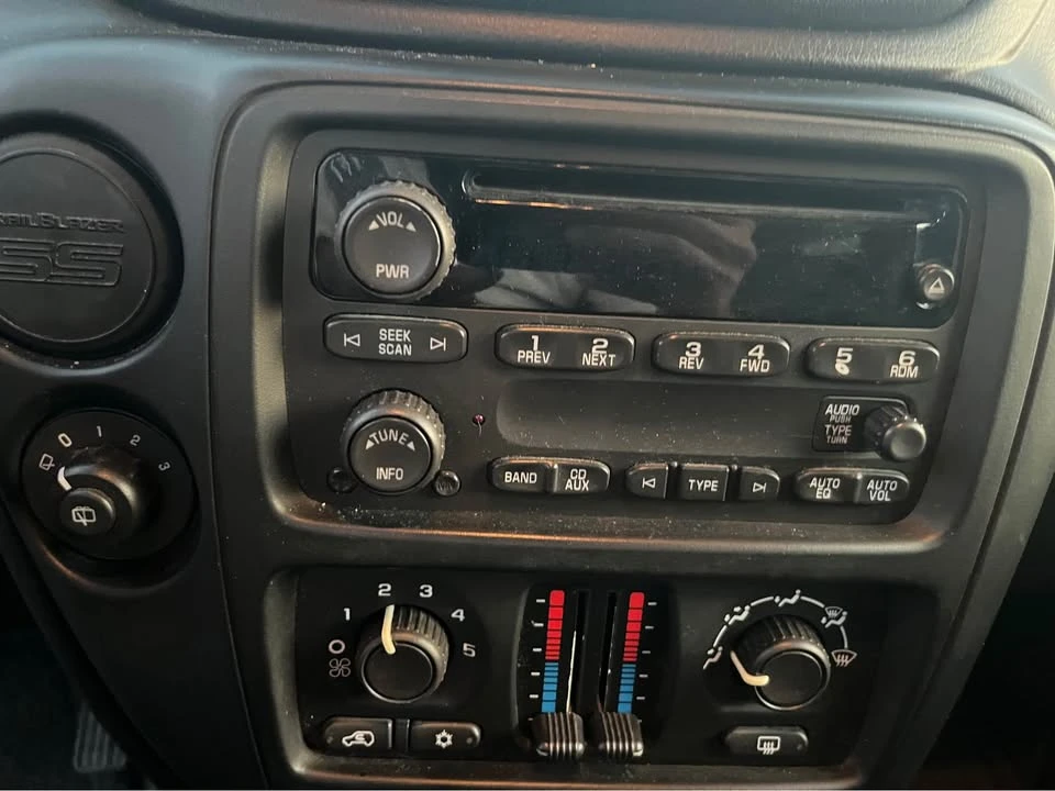 2007 Chevrolet Trailblazer - Image 15 of 20