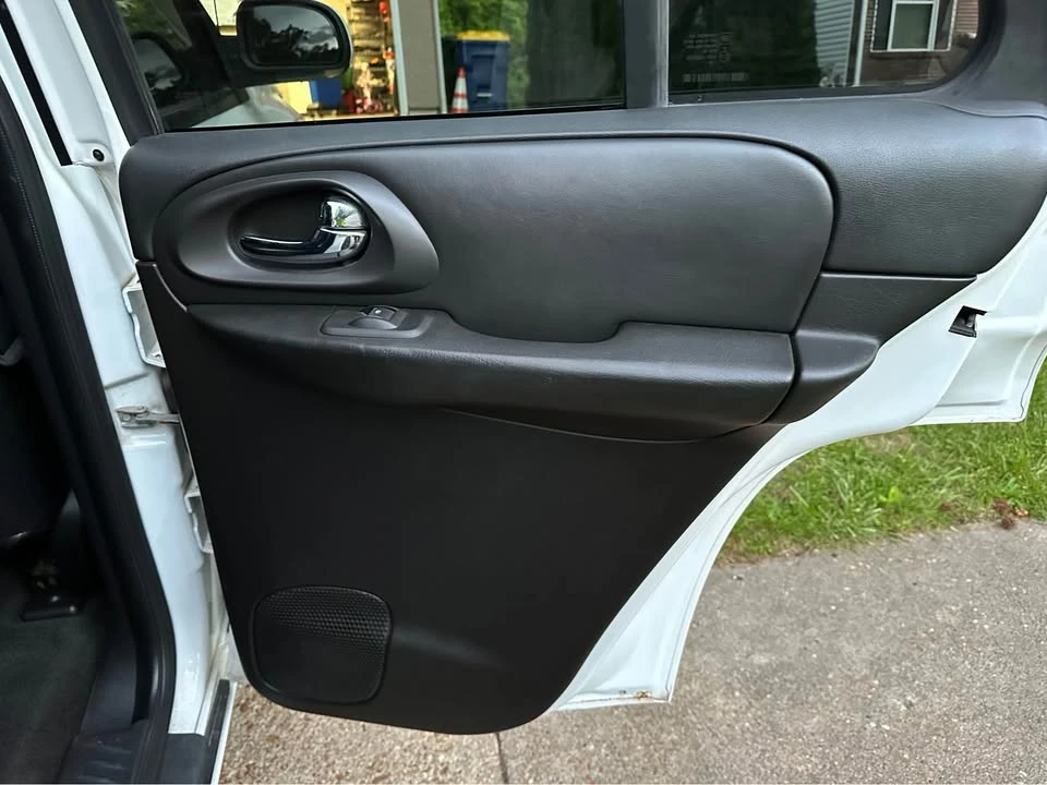 2007 Chevrolet Trailblazer - Image 16 of 18