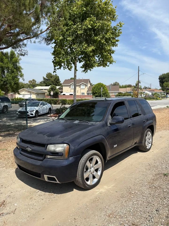 2007 Chevrolet Trailblazer - Image 2 of 9