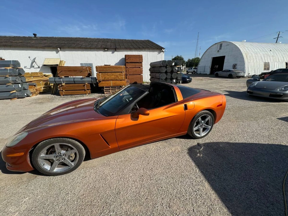 2007 Chevrolet Corvette C6 - Image 2 of 12