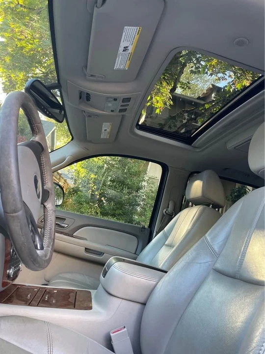 2007 Chevrolet Suburban 10th Gen - Image 2 of 8