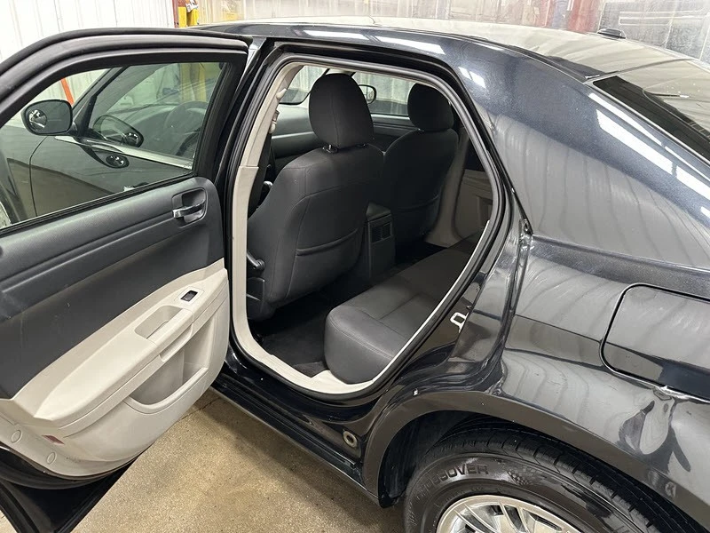 2007 Chrysler 300 (2005-2023) - Image 11 of 21