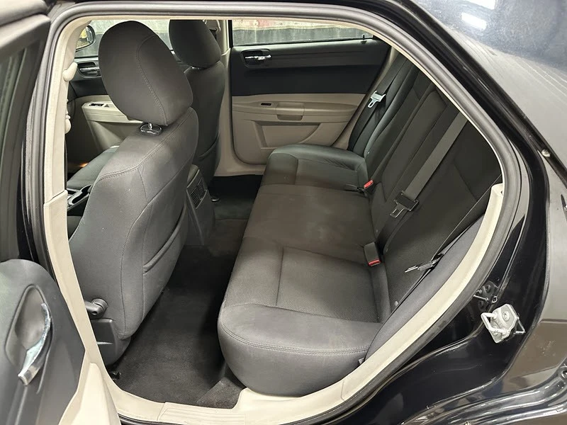 2007 Chrysler 300 (2005-2023) - Image 12 of 21