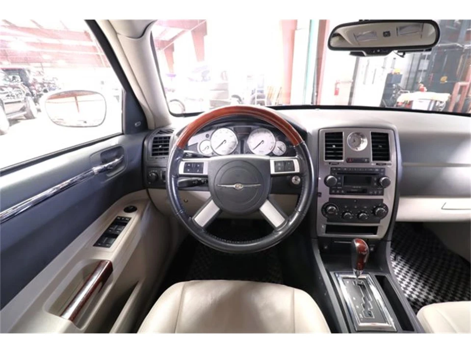 2007 Chrysler 300 (2005-2023) - Image 10 of 31
