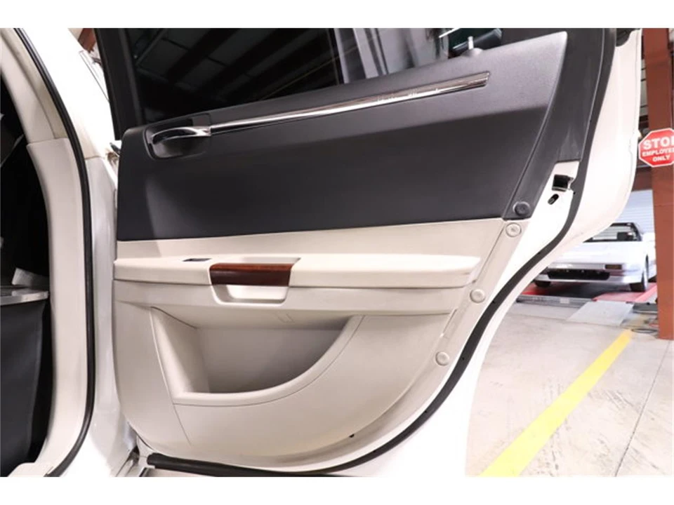 2007 Chrysler 300 (2005-2023) - Image 22 of 31