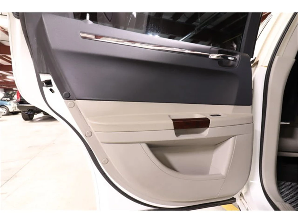 2007 Chrysler 300 (2005-2023) - Image 21 of 31