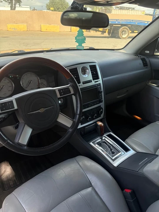 2007 Chrysler 300 (2005-2023) - Image 2 of 13