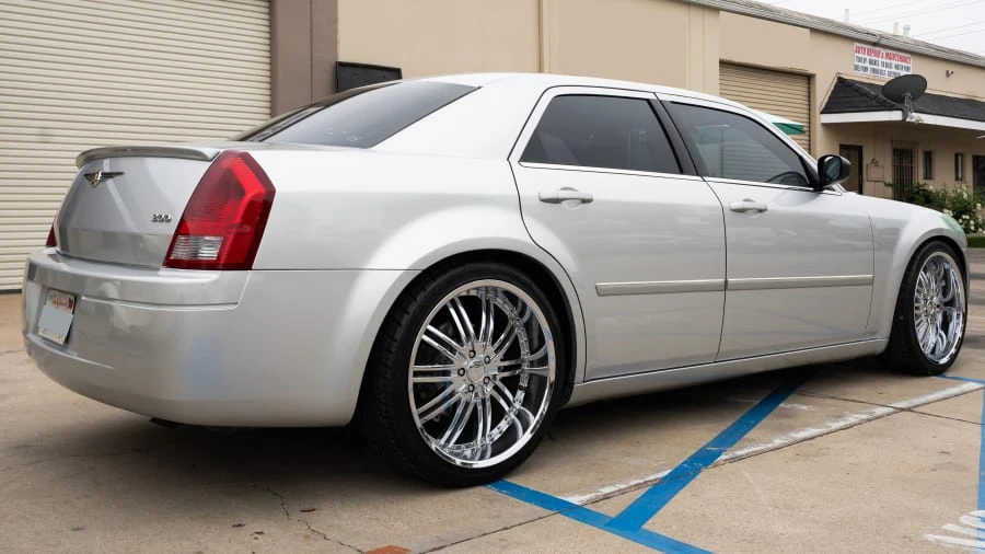 2007 Chrysler 300 (2005-2023) - Image 3 of 11