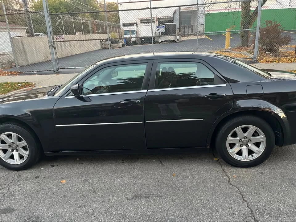 2007 Chrysler 300 (2005-2023) - Image 3 of 5