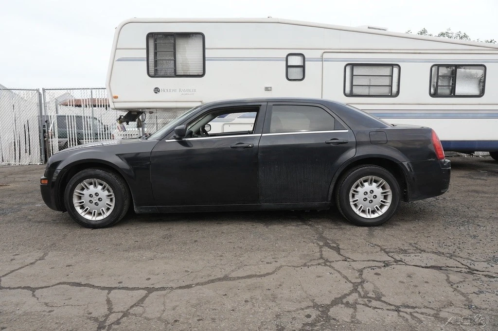 2007 Chrysler 300 (2005-2023) - Image 3 of 21