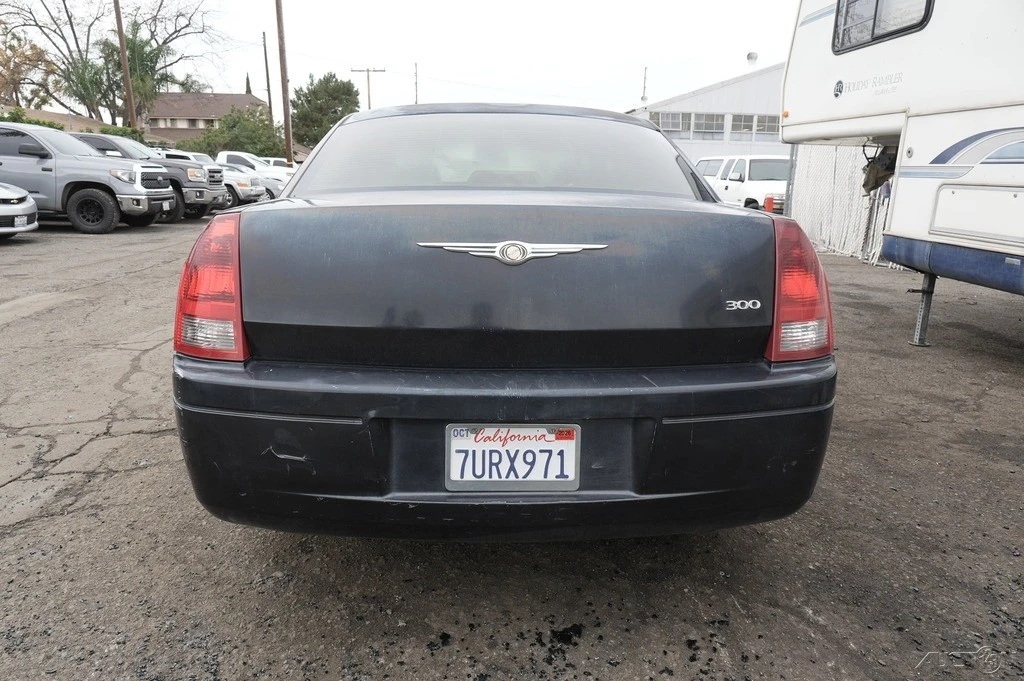 2007 Chrysler 300 (2005-2023) - Image 5 of 21