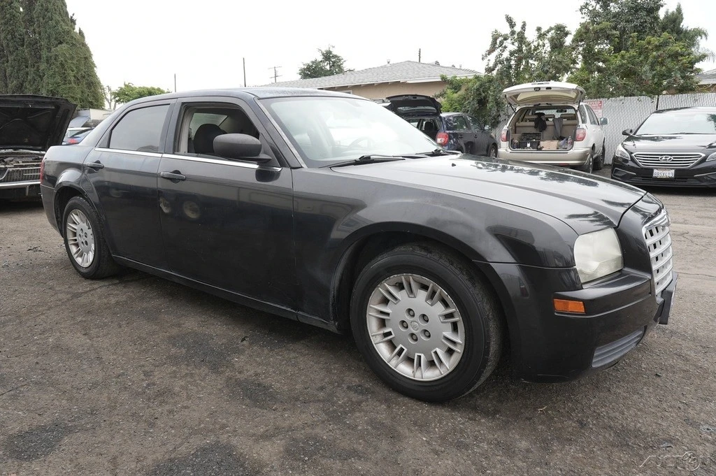2007 Chrysler 300 (2005-2023) - Image 8 of 21
