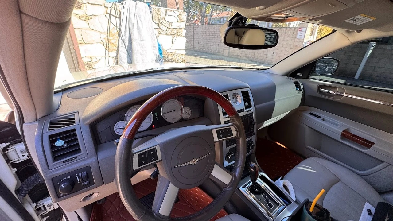 2007 Chrysler 300 (2005-2023) - Image 10 of 13