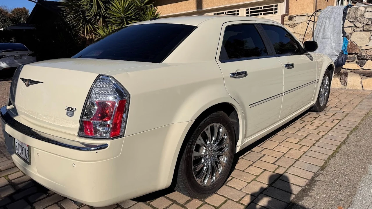 2007 Chrysler 300 (2005-2023) - Image 4 of 13