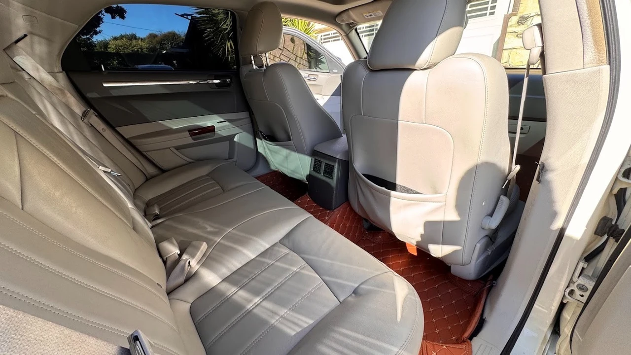 2007 Chrysler 300 (2005-2023) - Image 11 of 13