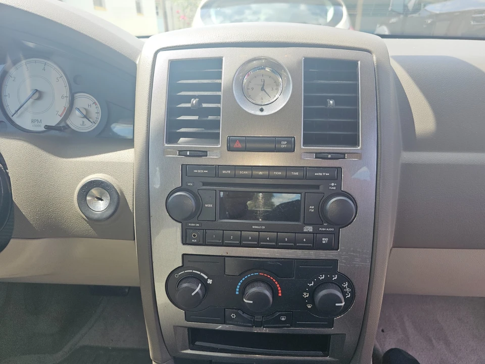 2007 Chrysler 300 (2005-2023) - Image 10 of 22