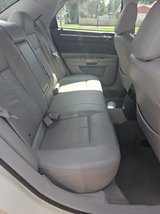 2007 Chrysler 300 (2005-2023) - Image 8 of 22