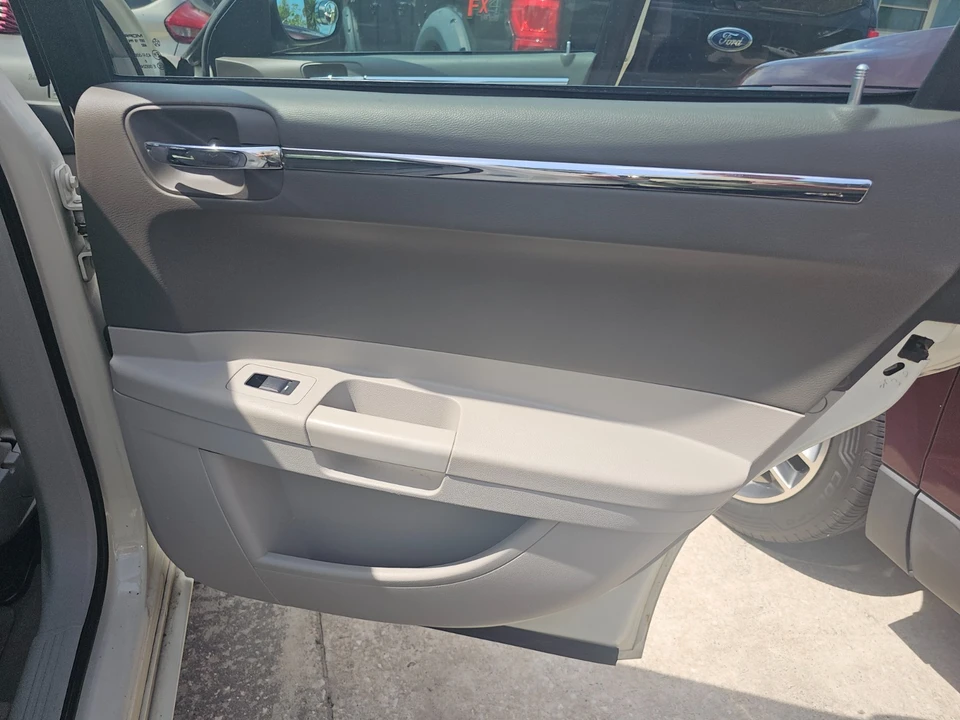 2007 Chrysler 300 (2005-2023) - Image 15 of 22