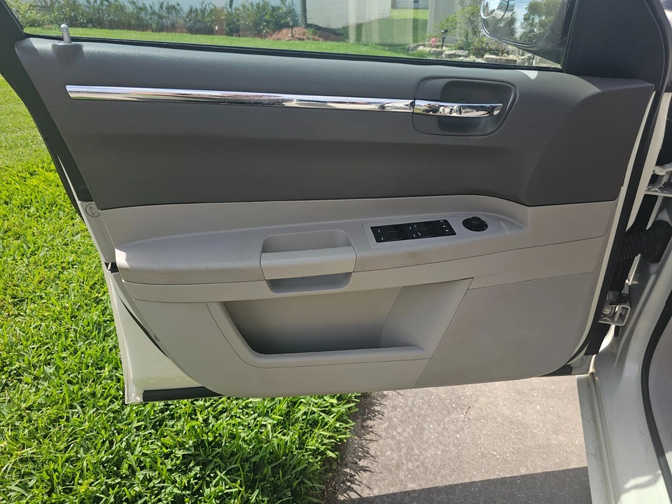2007 Chrysler 300 (2005-2023) - Image 18 of 22