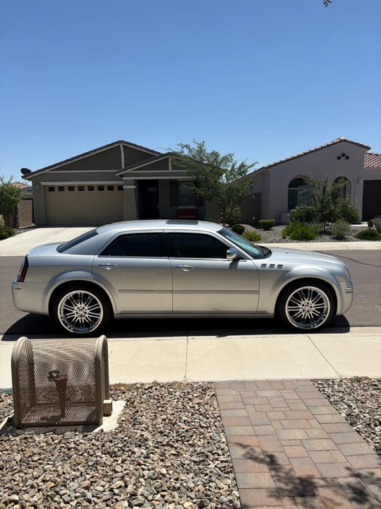 2007 Chrysler 300 (2005-2023) - Image 9 of 28
