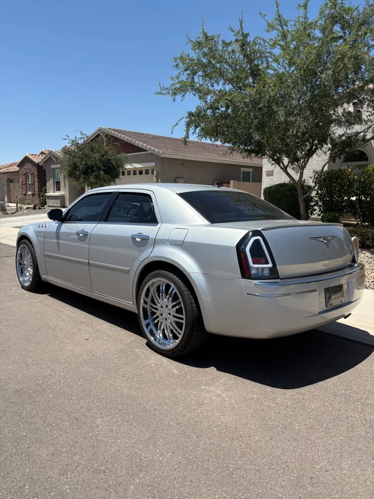 2007 Chrysler 300 (2005-2023) - Image 5 of 28