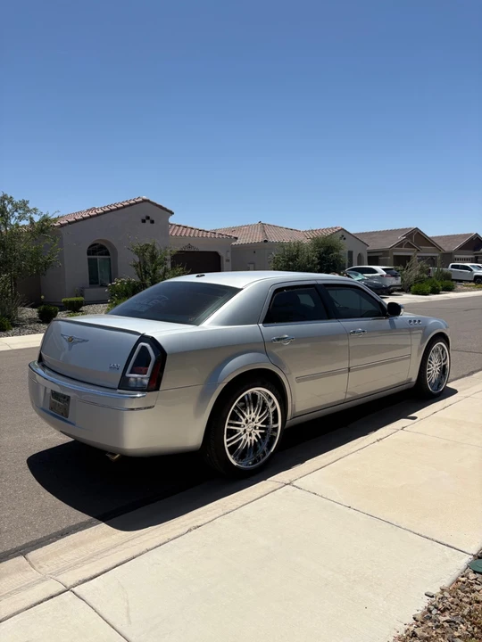 2007 Chrysler 300 (2005-2023) - Image 4 of 28