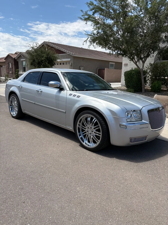 2007 Chrysler 300 (2005-2023) - Image 2 of 28