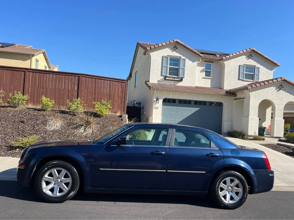 2007 Chrysler 300 (2005-2023) - Image 2 of 9