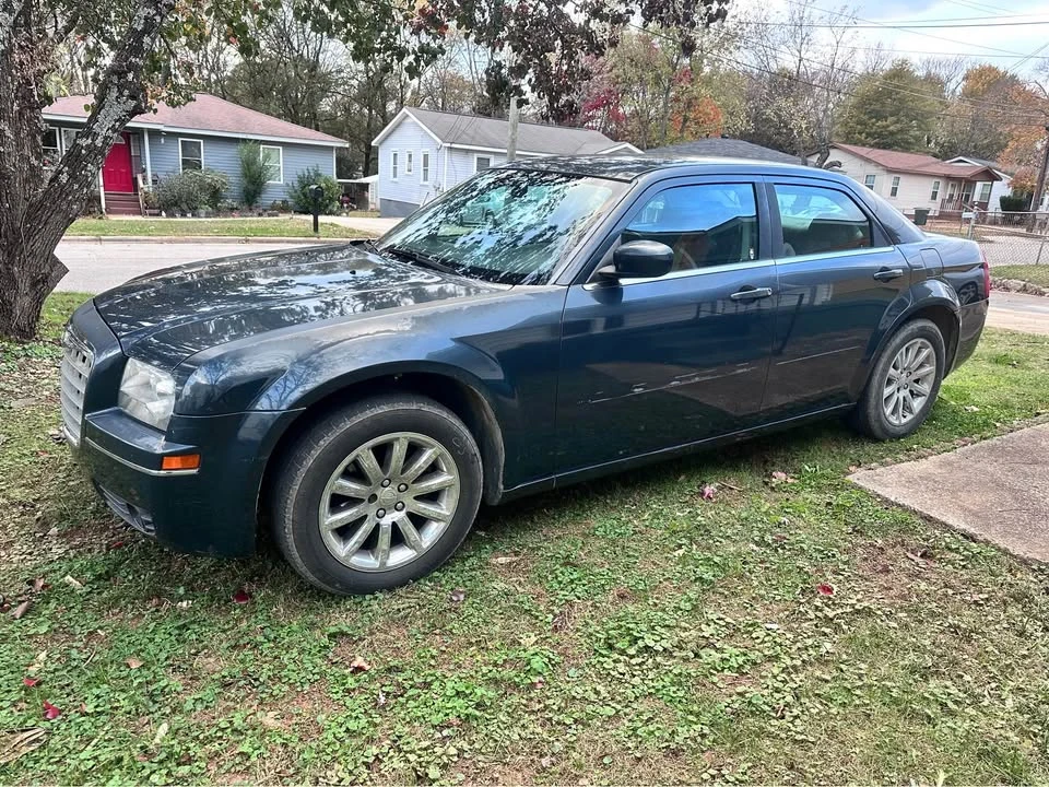 2007 Chrysler 300 (2005-2023) - Image 2 of 9