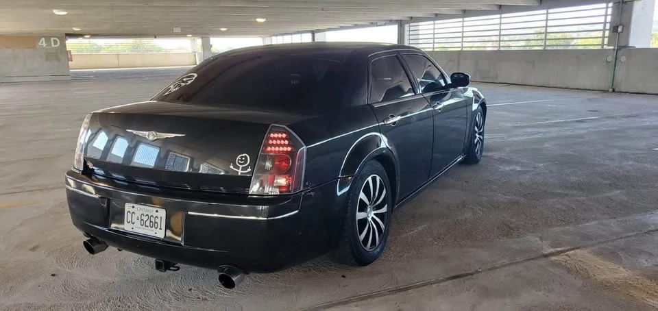 2007 Chrysler 300 (2005-2023) - Image 7 of 9
