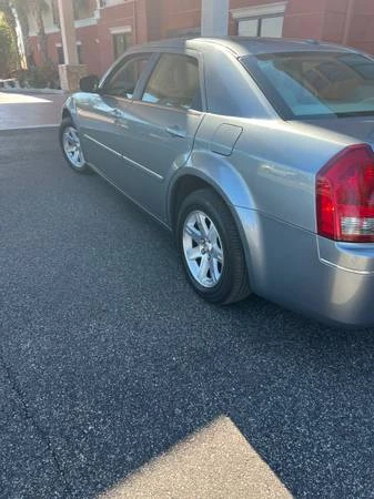 2007 Chrysler 300 (2005-2023) - Image 7 of 17