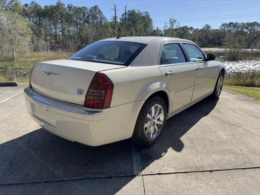 2007 Chrysler 300 (2005-2023) - Image 2 of 17