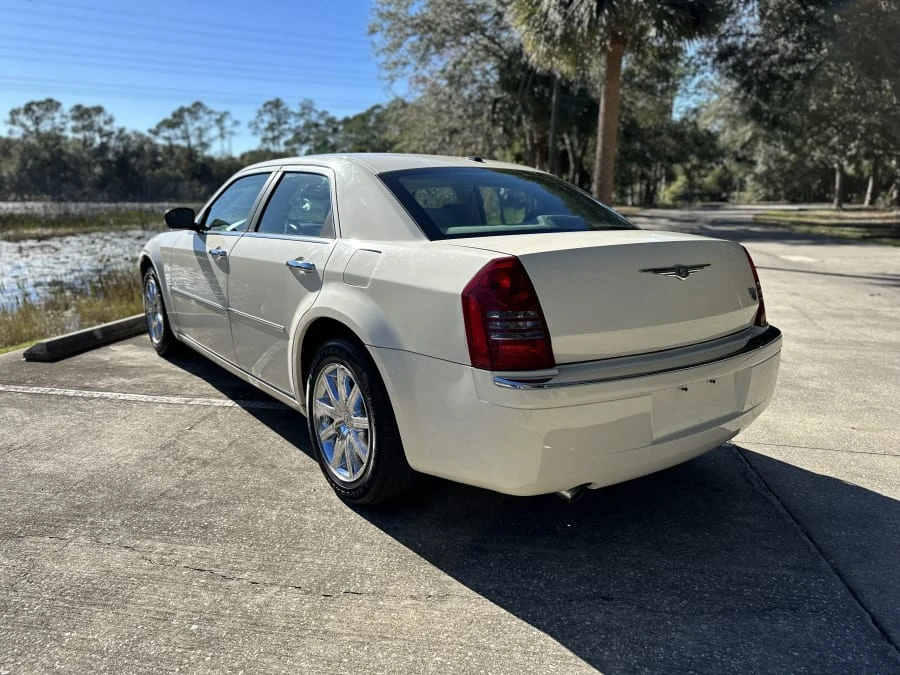 2007 Chrysler 300 (2005-2023) - Image 5 of 17