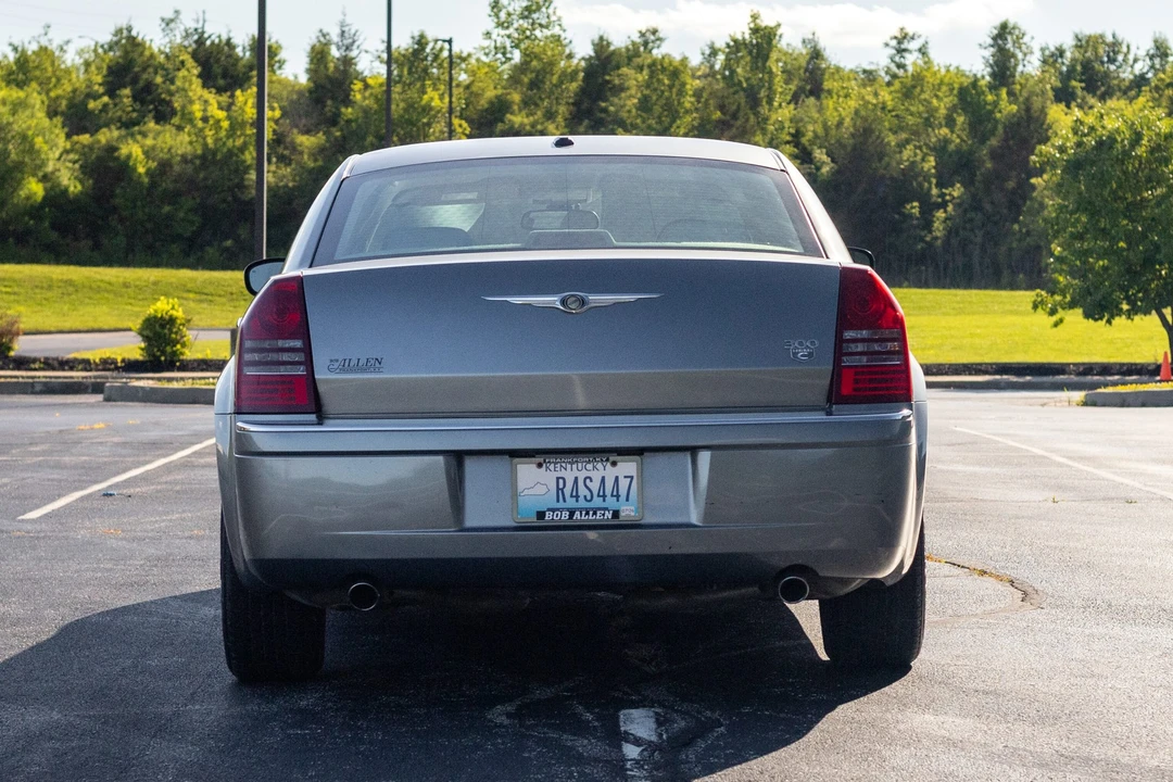 2007 Chrysler 300 (2005-2023) - Image 6 of 31