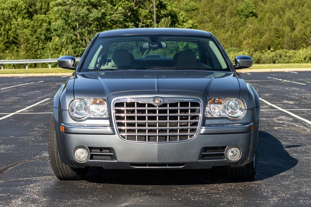 2007 Chrysler 300 (2005-2023) - Image 2 of 31