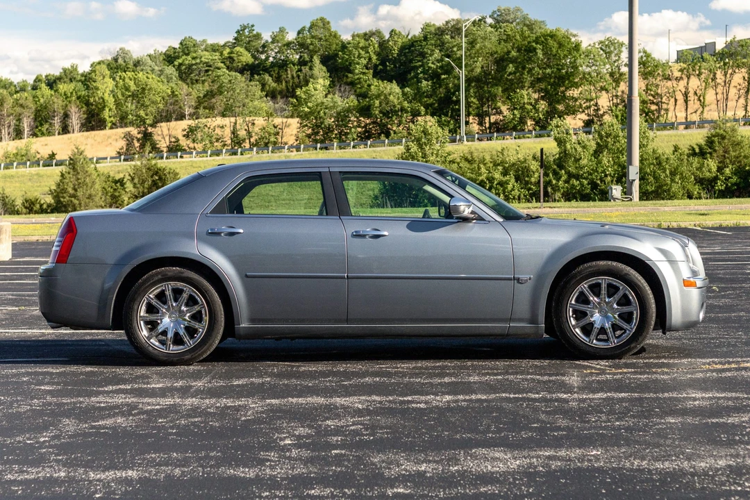2007 Chrysler 300 (2005-2023) - Image 4 of 31