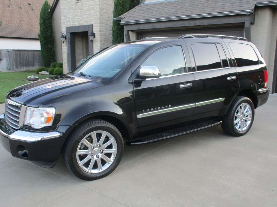 2007 Chrysler Aspen - Image 2 of 31