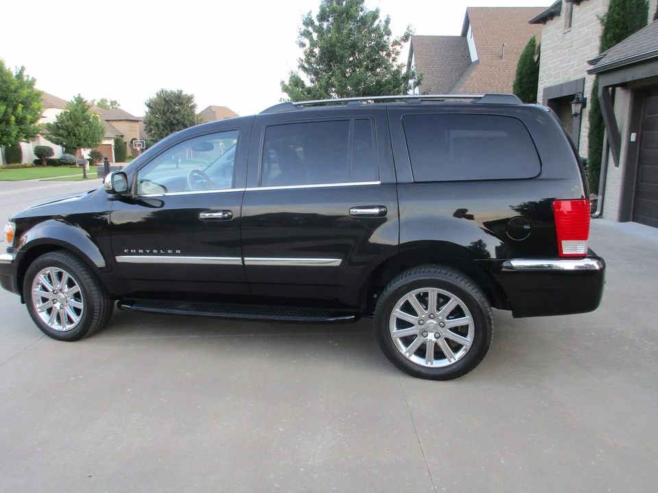 2007 Chrysler Aspen - Image 16 of 31