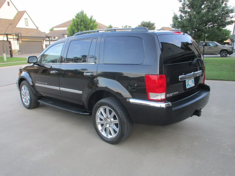2007 Chrysler Aspen - Image 14 of 31