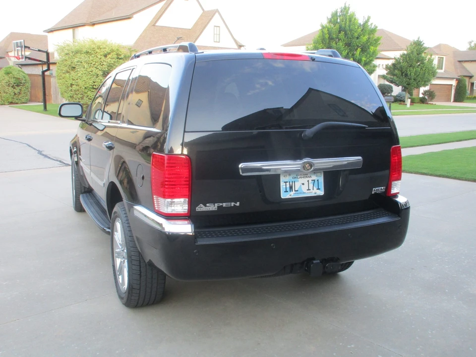 2007 Chrysler Aspen - Image 12 of 31