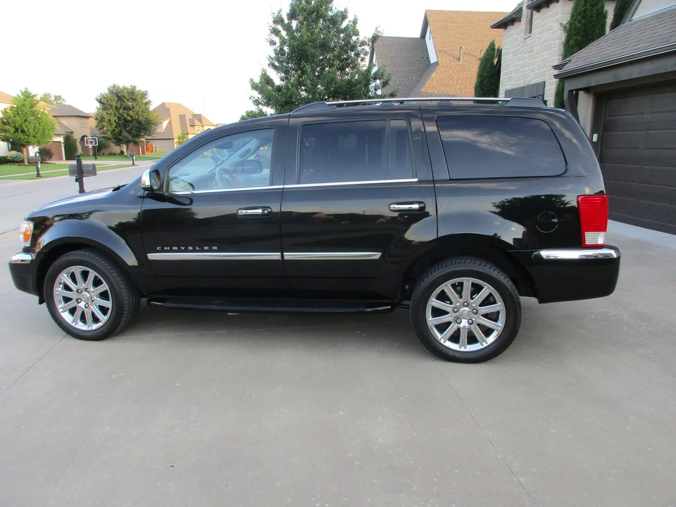 2007 Chrysler Aspen - Image 15 of 31