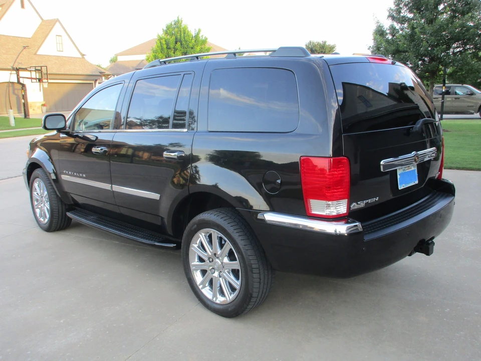2007 Chrysler Aspen - Image 13 of 31