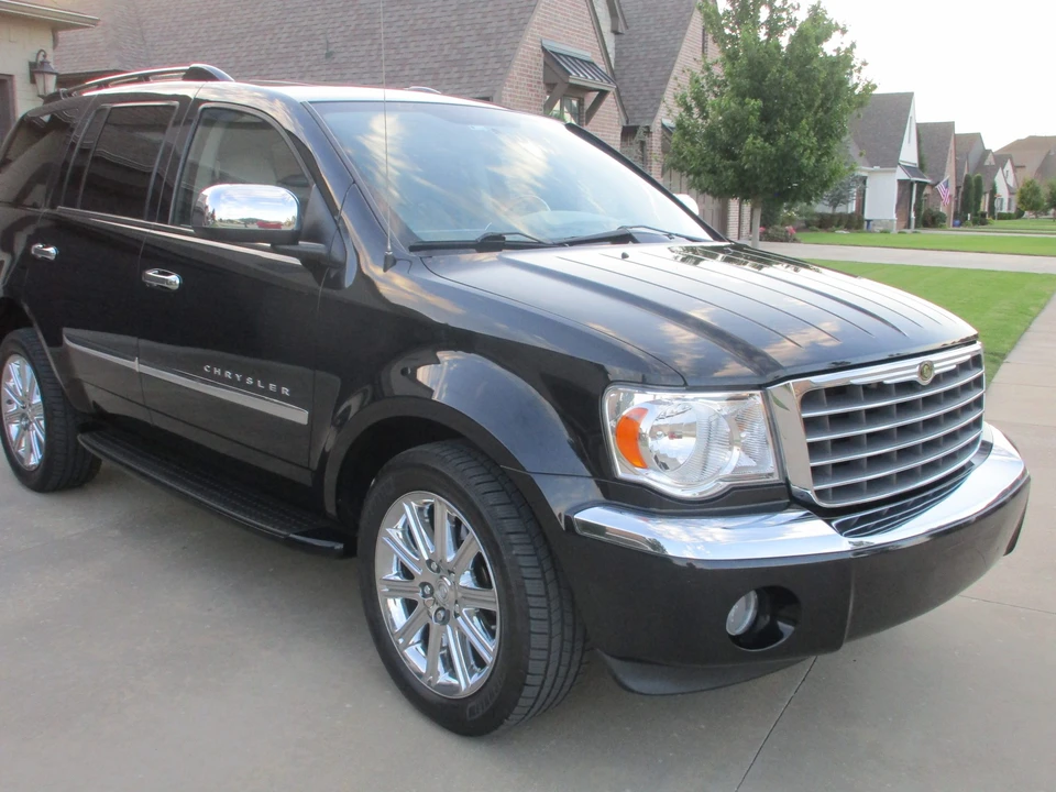 2007 Chrysler Aspen - Image 7 of 31