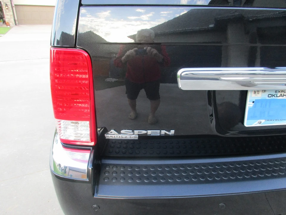 2007 Chrysler Aspen - Image 20 of 31