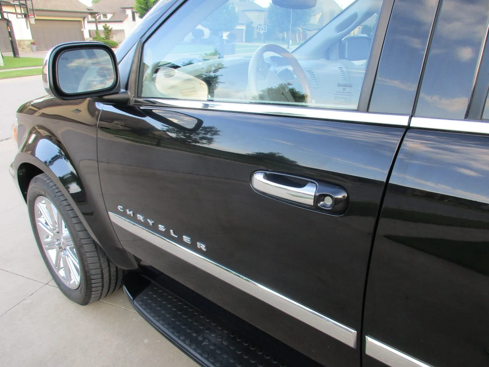 2007 Chrysler Aspen - Image 29 of 31