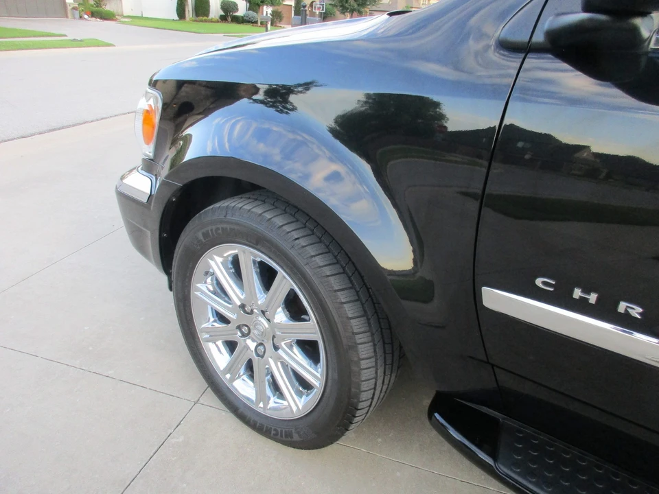 2007 Chrysler Aspen - Image 30 of 31